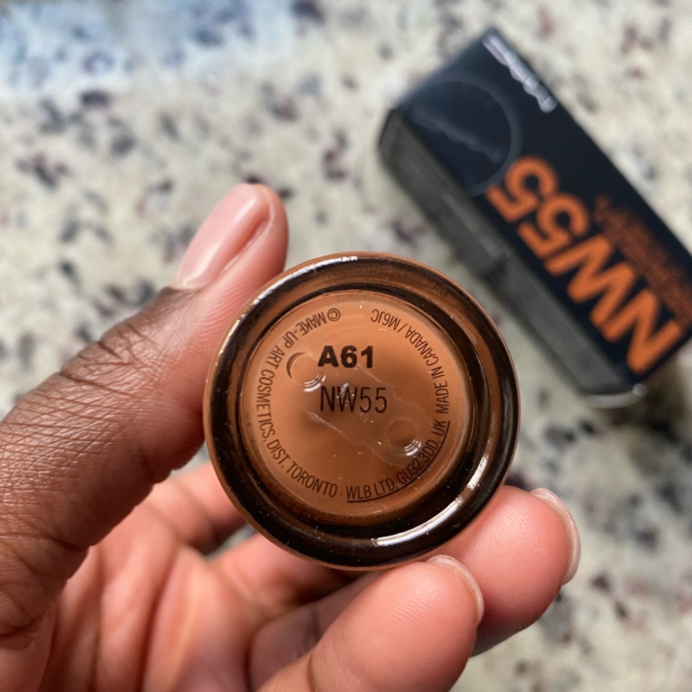 NWT MAC Studio Fix Fluid SPF 15. - Picture 6 of 7
